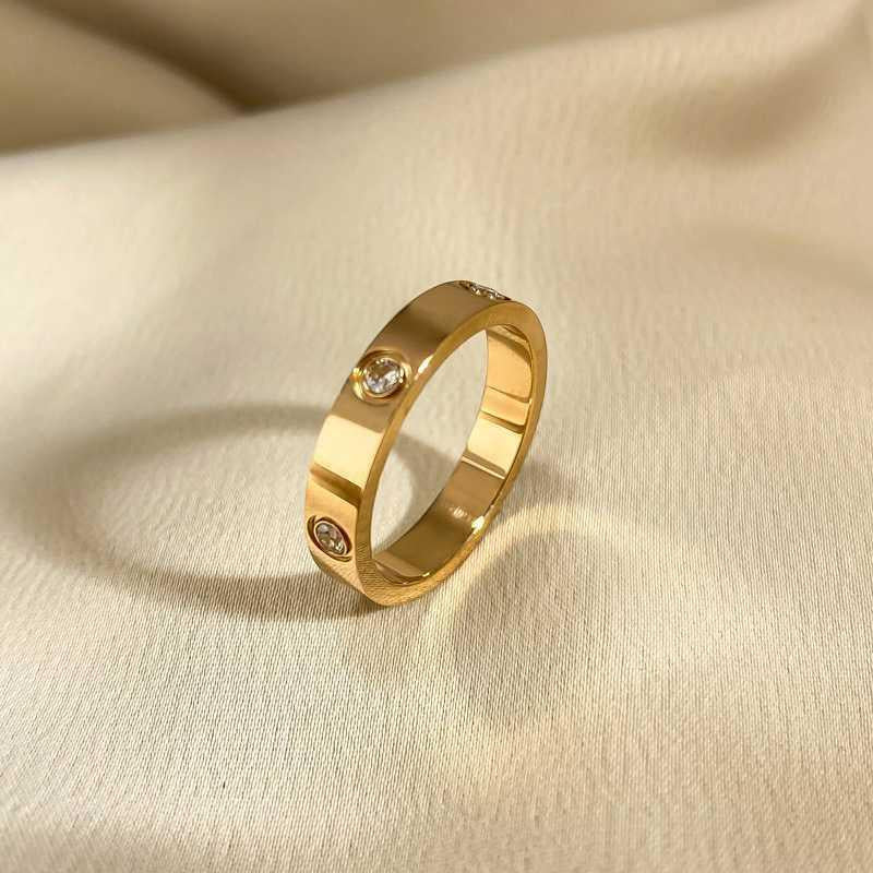 The Helena Band Ring