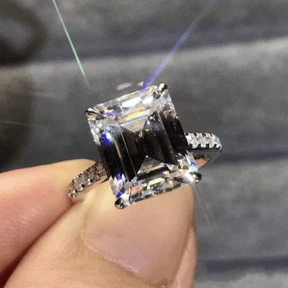 The Emeraude Emerald Cut Ring