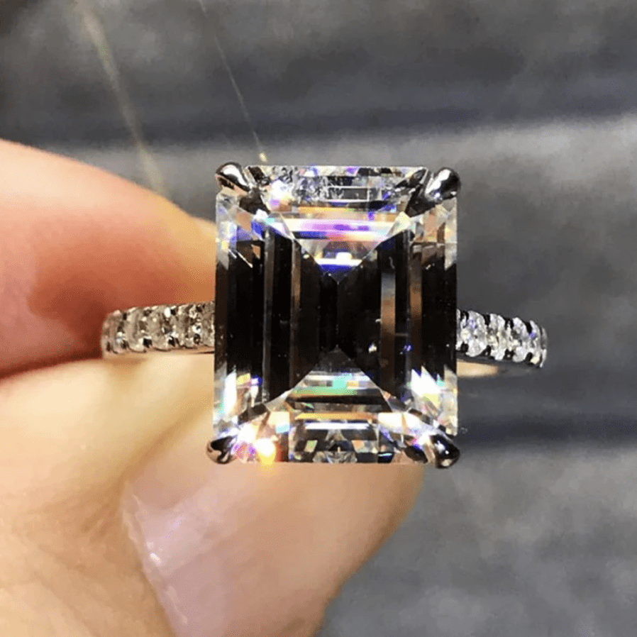 The Emeraude Emerald Cut Ring