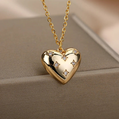 Heartia Necklace